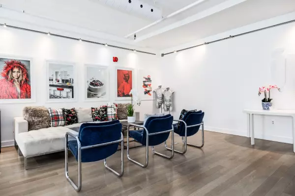 Toronto C08, ON M4Y 1M7,21 Isabella ST