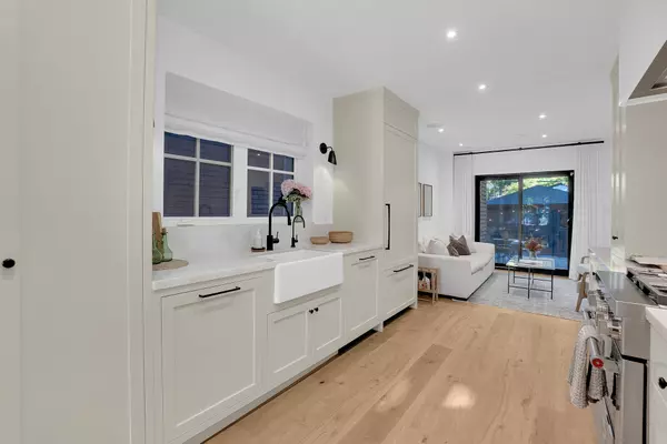 Toronto C03, ON M6C 3S8,299 Winona DR