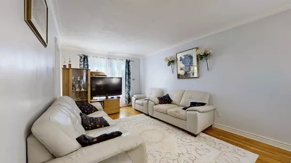 Toronto E04, ON M1R 2C7,48 Frey CRES