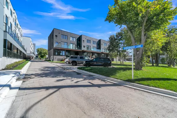 59 Charles ST #8, Newmarket, ON L3Y 3V7