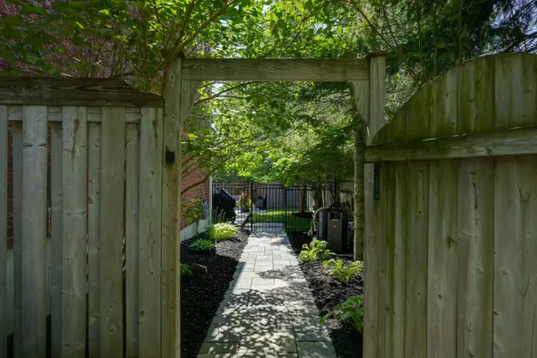 Barrie, ON L4N 9M1,50 Black Willow DR