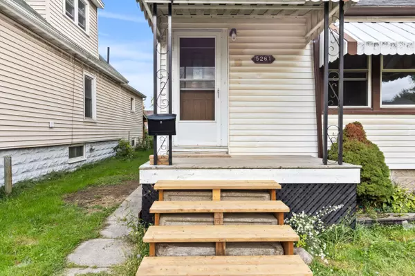 Niagara Falls, ON L2E 5A7,5261 Buchanan AVE