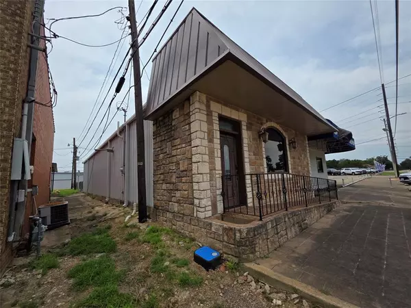 Mexia, TX 76667,315 N Sherman Street