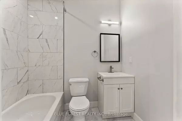 Chatham-kent, ON N7M 3N9,50-52 Wellington ST E