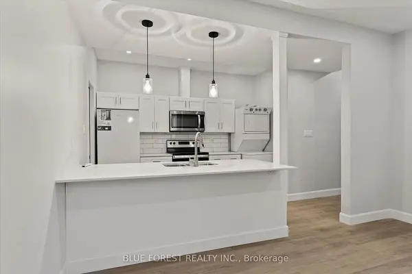 Chatham-kent, ON N7M 3N9,50-52 Wellington ST E