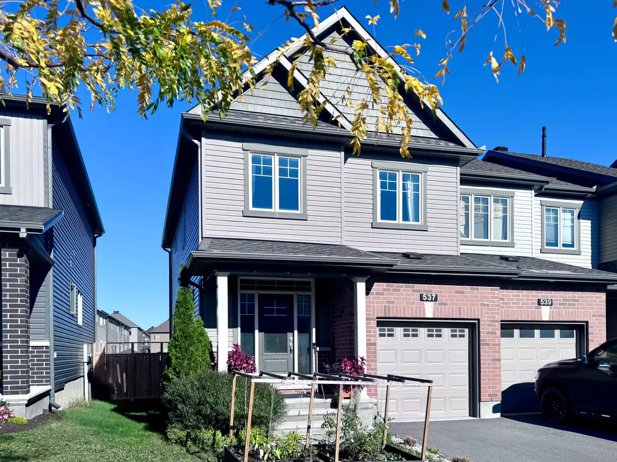 Barrhaven, ON K2J 6M1,537 Lilith ST