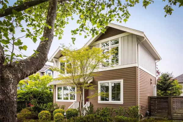 Oak Bay, BC V8S 2W1,2165 Beaverbrooke St