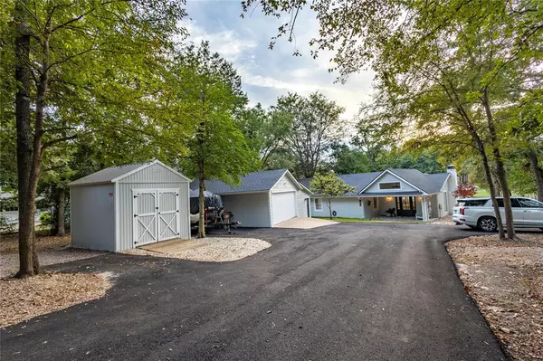 125 Rainbow Cove, Holly Lake Ranch, TX 75765