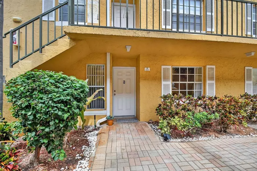 1115 Lake Shore Dr #102, Lake Park, FL 33403