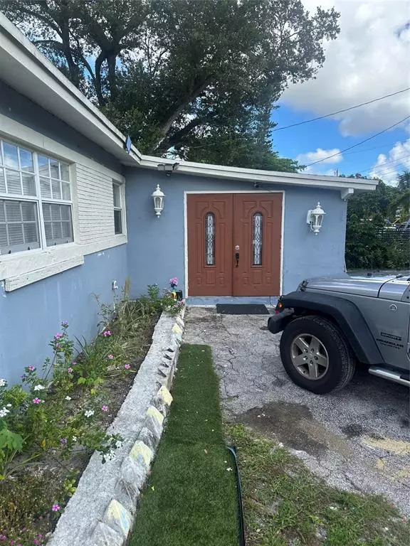 Lauderhill, FL 33311,541 NW 33rd Ave