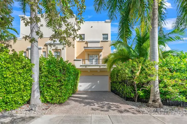 2605 NE 13th Ct, Fort Lauderdale, FL 33304
