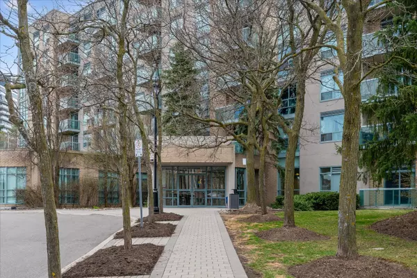 Richmond Hill, ON L4B 4N2,3 Ellesmere ST #605