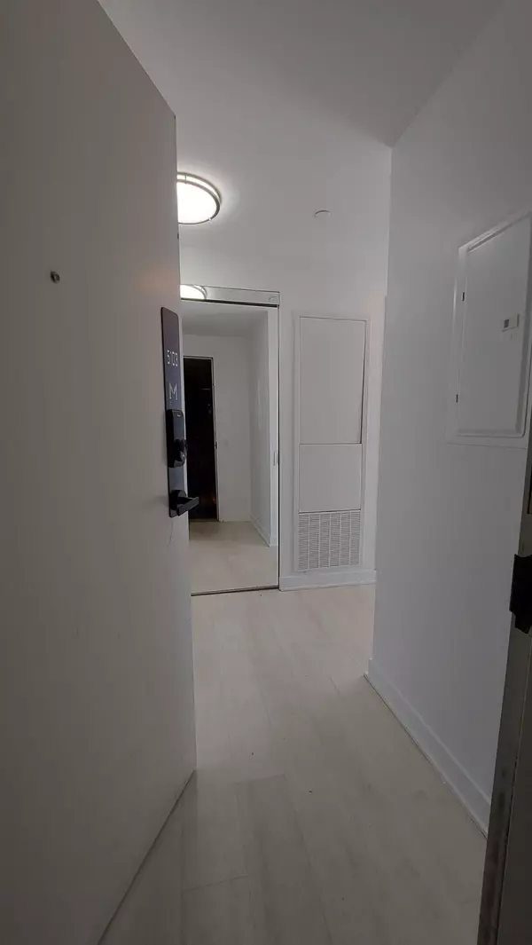Mississauga, ON L5B 0M3,3900 Confederation Pkwy #5103