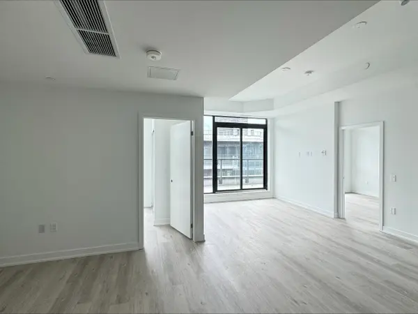 Whitby, ON L1N 0P2,1604 Charles ST E #PH-511 B