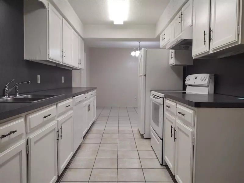 703 E Shady Grove Road, Irving, TX 75060