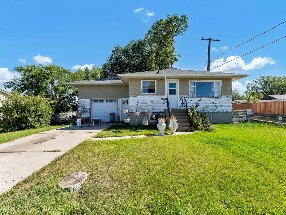 Redcliff, AB T0J 2P0,2 4 ST NE