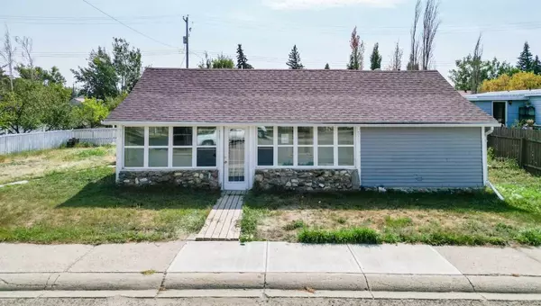 312 1 AVE, Coutts, AB T0K 0N0