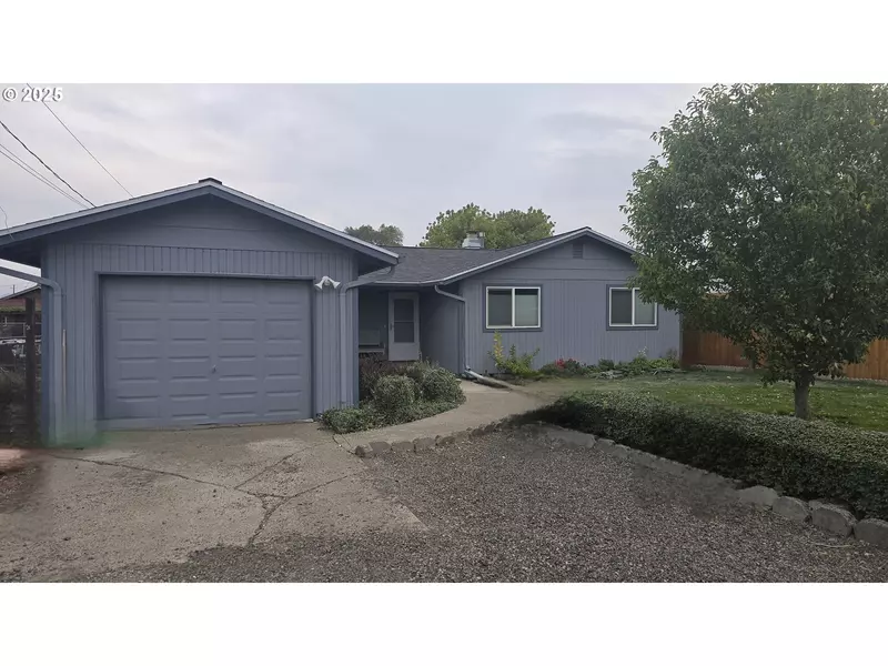 3103 N WALNUT ST, La Grande, OR 97850
