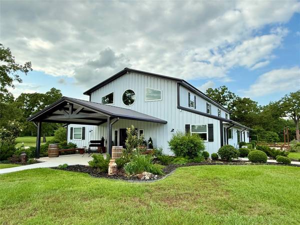 601 E Collard Street, Madisonville, TX 77864