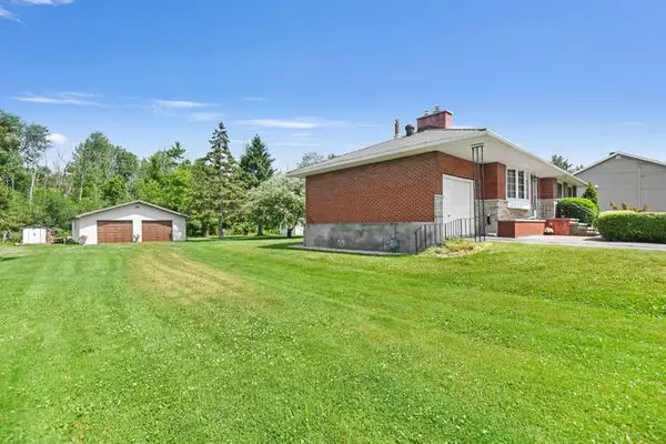 Elizabethtown-kitley, ON K6V 5T3,1190 County Rd 2 RD