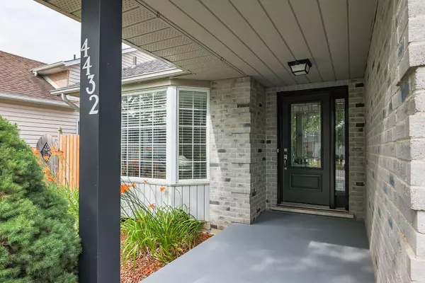 Lincoln, ON L0R 1B5,4432 Dennis AVE