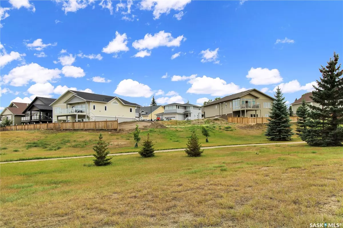 Swift Current, SK S9H 2J9,533 4th AVENUE NE #14