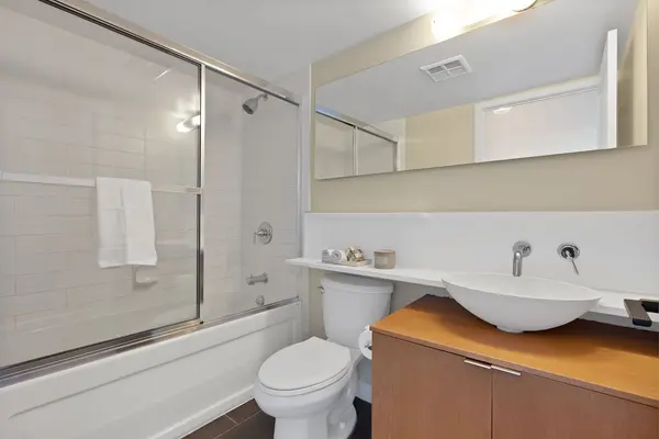 15 Fort York BLVD #3205, Toronto C01, ON M5V 3Y4