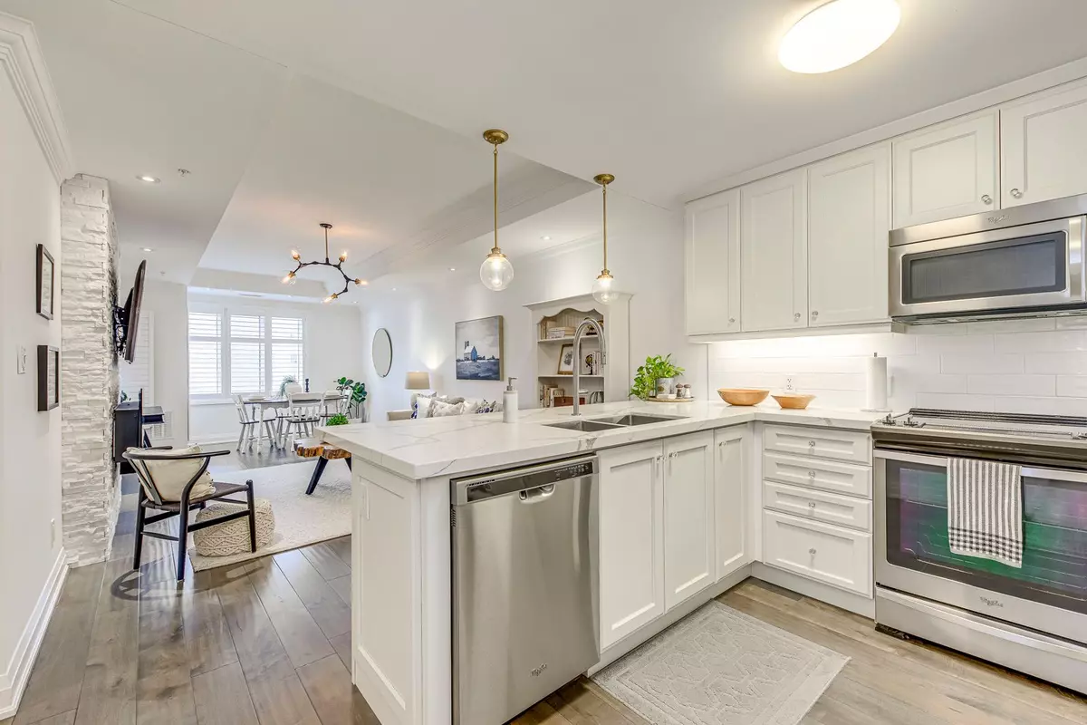 Oakville, ON L6K 1X5,70 Stewart ST #401