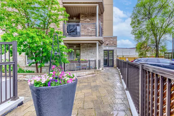 Oakville, ON L6K 1X5,70 Stewart ST #401