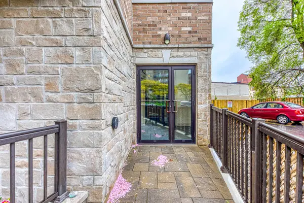 Oakville, ON L6K 1X5,70 Stewart ST #401