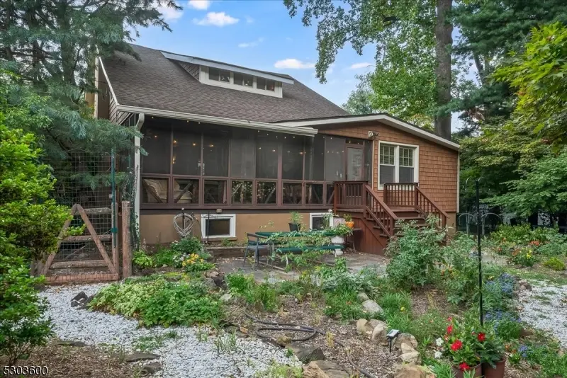 37 Lenape Trl, Wayne Twp., NJ 07470