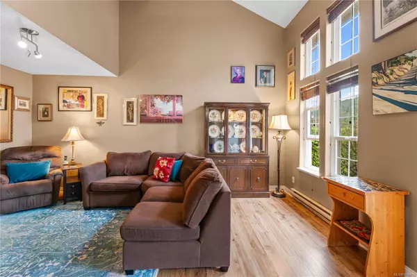 Cobble Hill, BC V0R 1L0,3635 Holland Ave