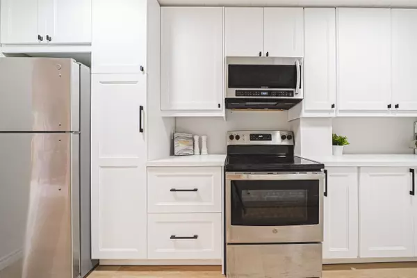 Halton, ON L7P 3M3,2301 Cavendish DR #137