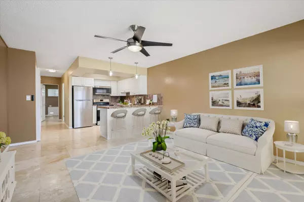 Kailua-kona, HI 96740,75-6124 ALII DR #205