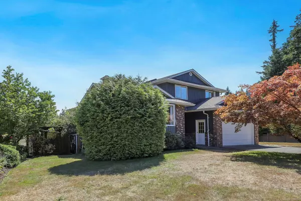 2099 Idiens Way, Comox, BC V9M 3Y9