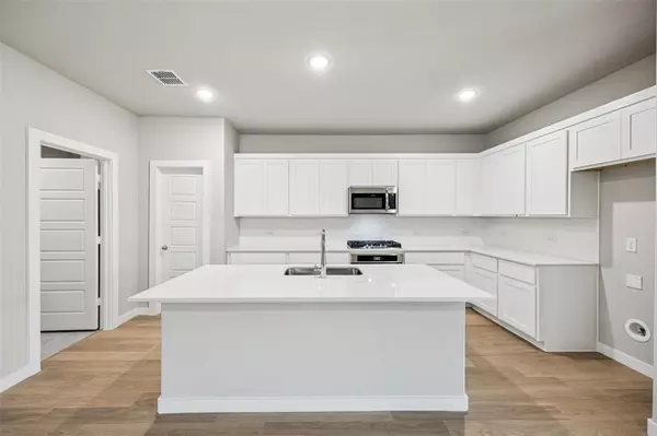 10516 Starpoint Road, Fort Worth, TX 76126