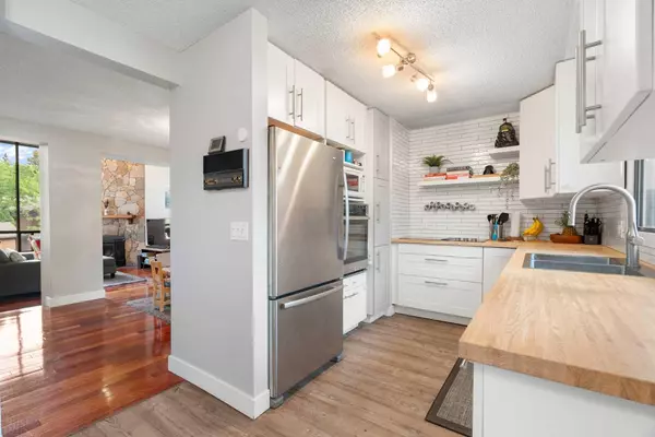 Calgary, AB T3B 4J5,7900 Silver Springs RD NW #18