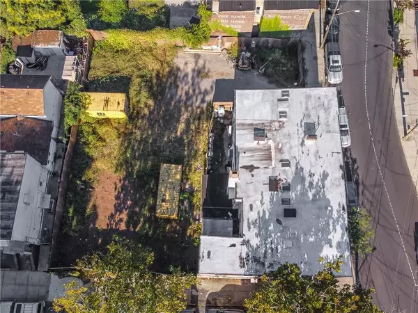 Brooklyn, NY 10301,482 Jersey ST