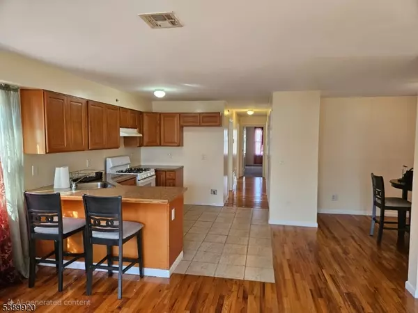 Newark City, NJ 07107,129-131 S 9Th St #3