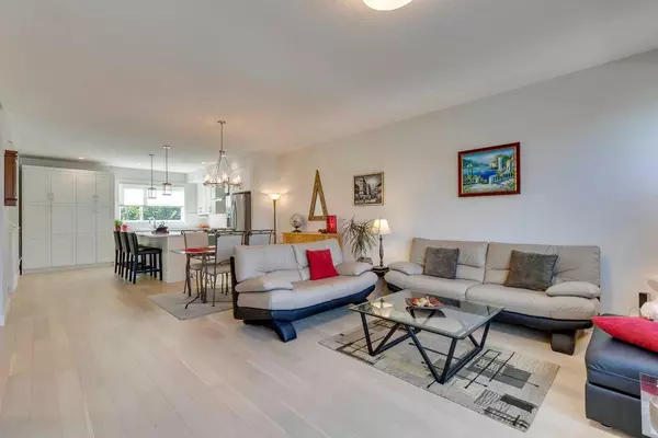 Calgary, AB T2Y0T4,819 Shawnee TER SW