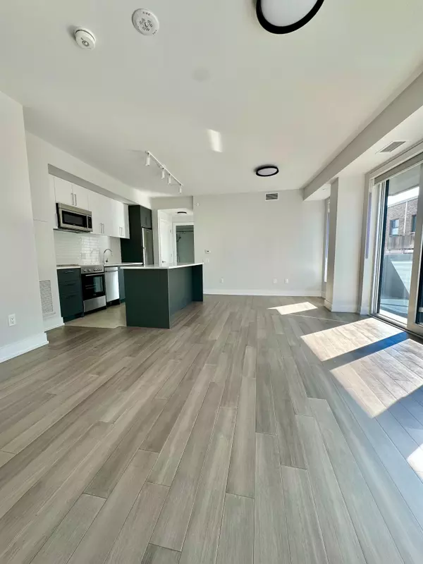 Toronto C04, ON M6B 2Y9,2525 Bathurst ST #903