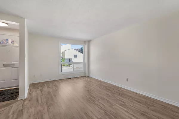 Beacon Hill North - South And Area, ON K1J 8N3,1394 Lassiter TER