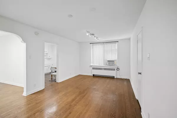 Toronto C04, ON M6C 2E2,1138 Eglinton AVE W #2nd Floor