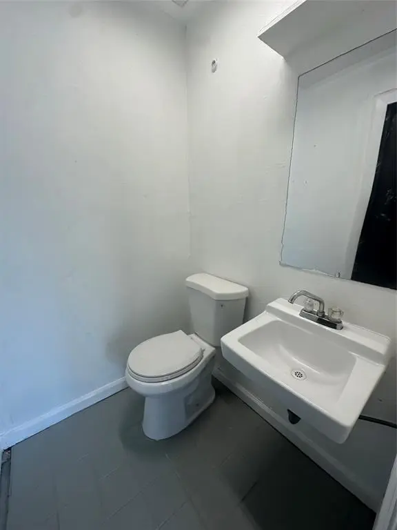 Oakland Park, FL 33309,860 NW 45th St #1 & 2