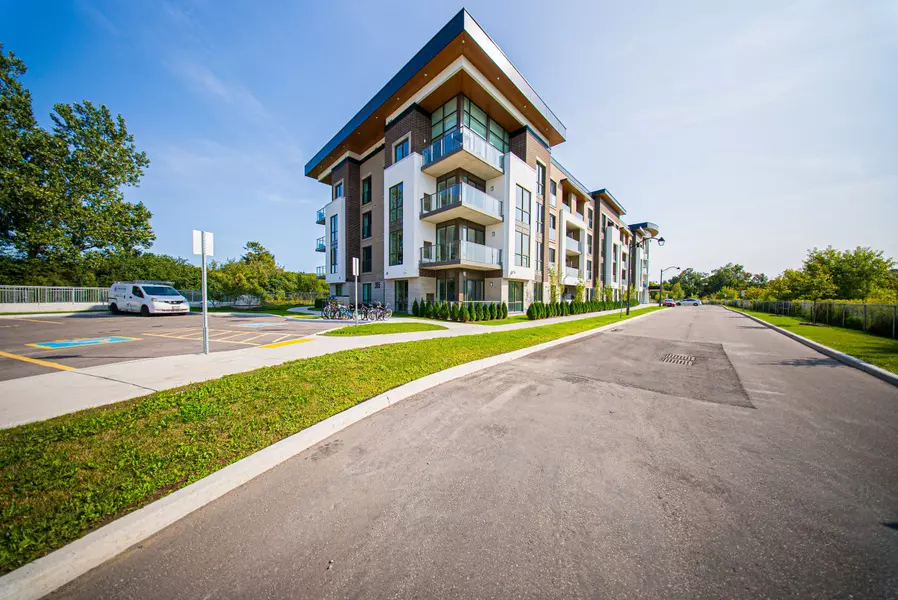 385 Arctic Red DR #329, Oshawa, ON L1L 0H8