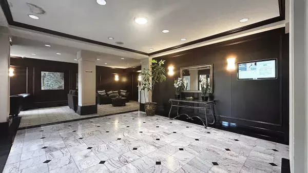 Vaughan, ON L4J 7W8,110 Promenade CIR #1109