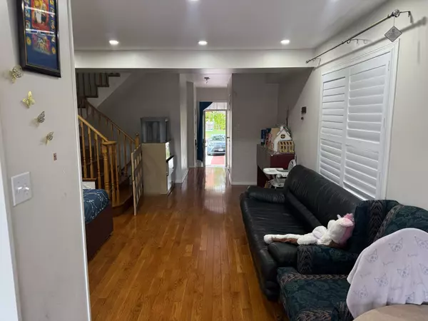 Brampton, ON L6R 2Y4,239 Sunny Meadow BLVD