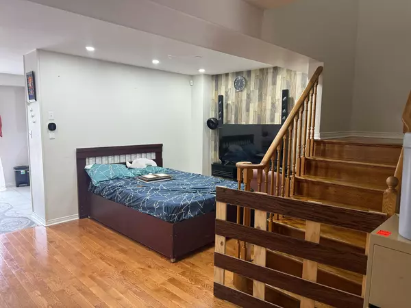 Brampton, ON L6R 2Y4,239 Sunny Meadow BLVD