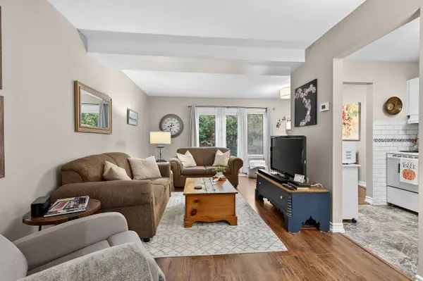 Kingston, ON K7M 7S4,44 St Pauls PL