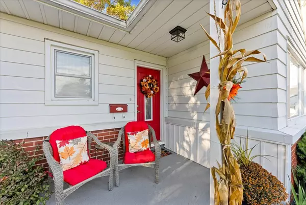 Clarington, ON L1C 1Y1,8 Concession ST E